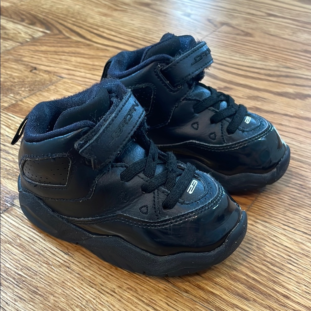 Jordan Brand Loyal Triple Black Sneakers. Size 6c. Excellent Condition. - Picture 2 of 13